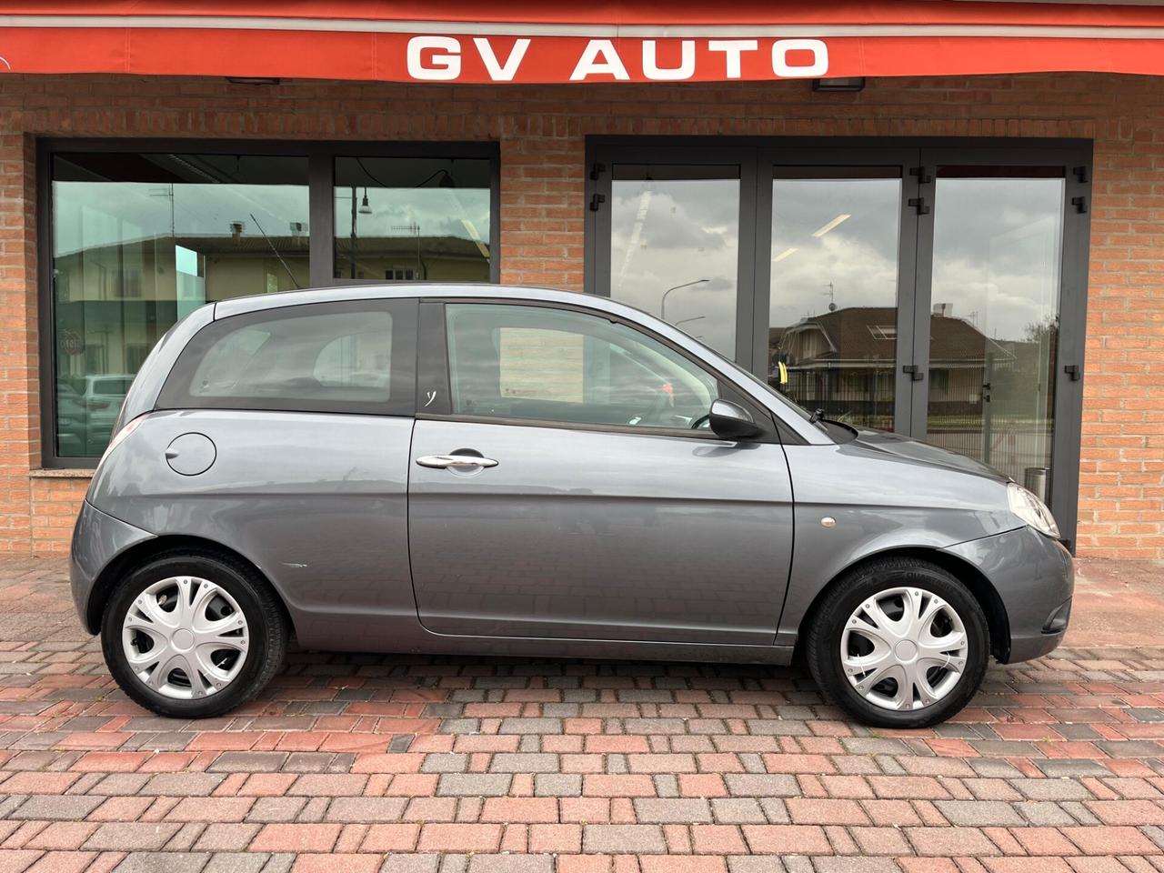 Lancia Ypsilon 1.2 8v