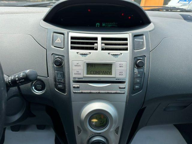 TOYOTA Yaris Ok neo pat. 1.0 5 porte Sol