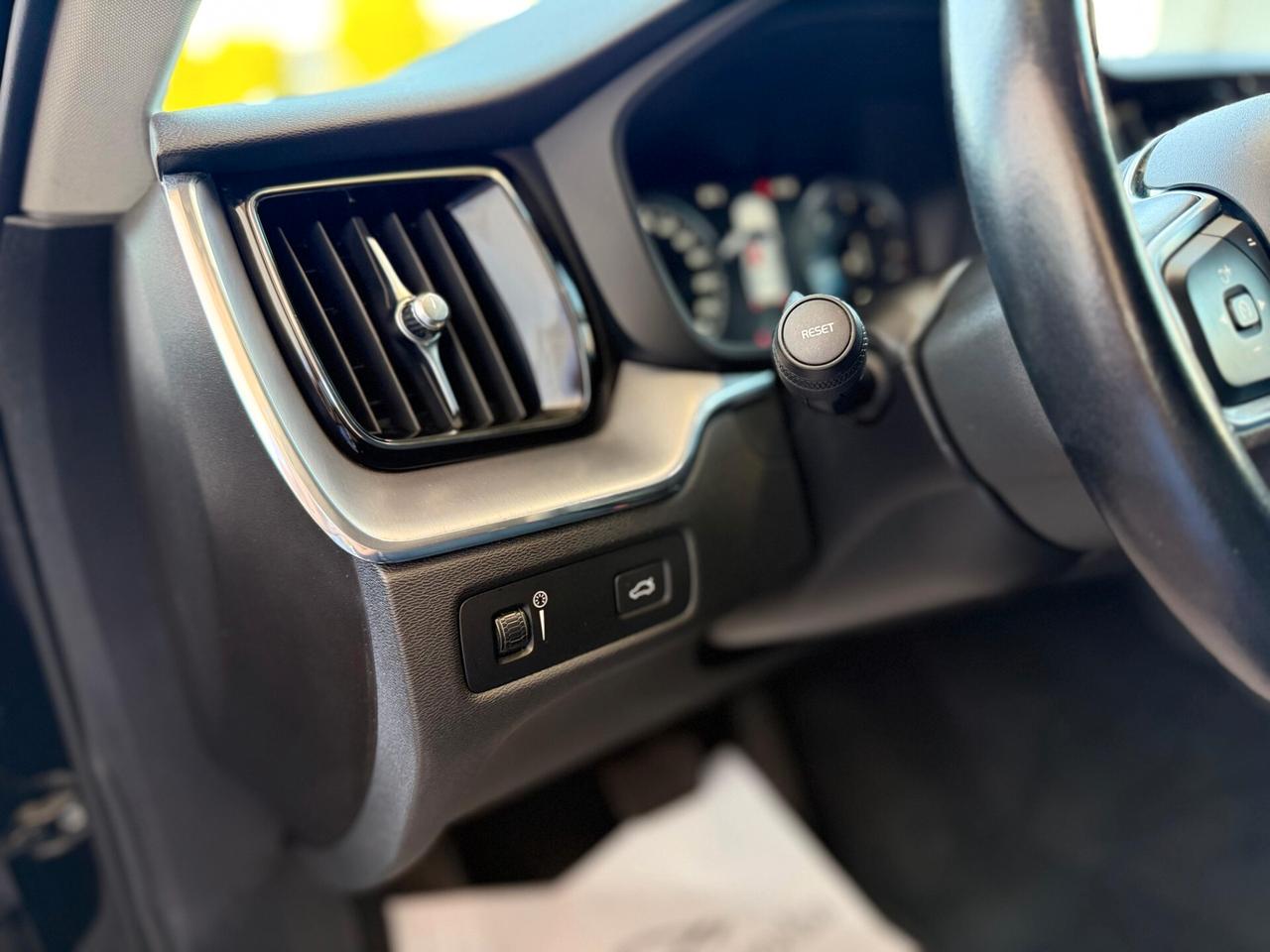 Volvo XC 60 XC60 B4 (d) AWD Geartronic Inscription
