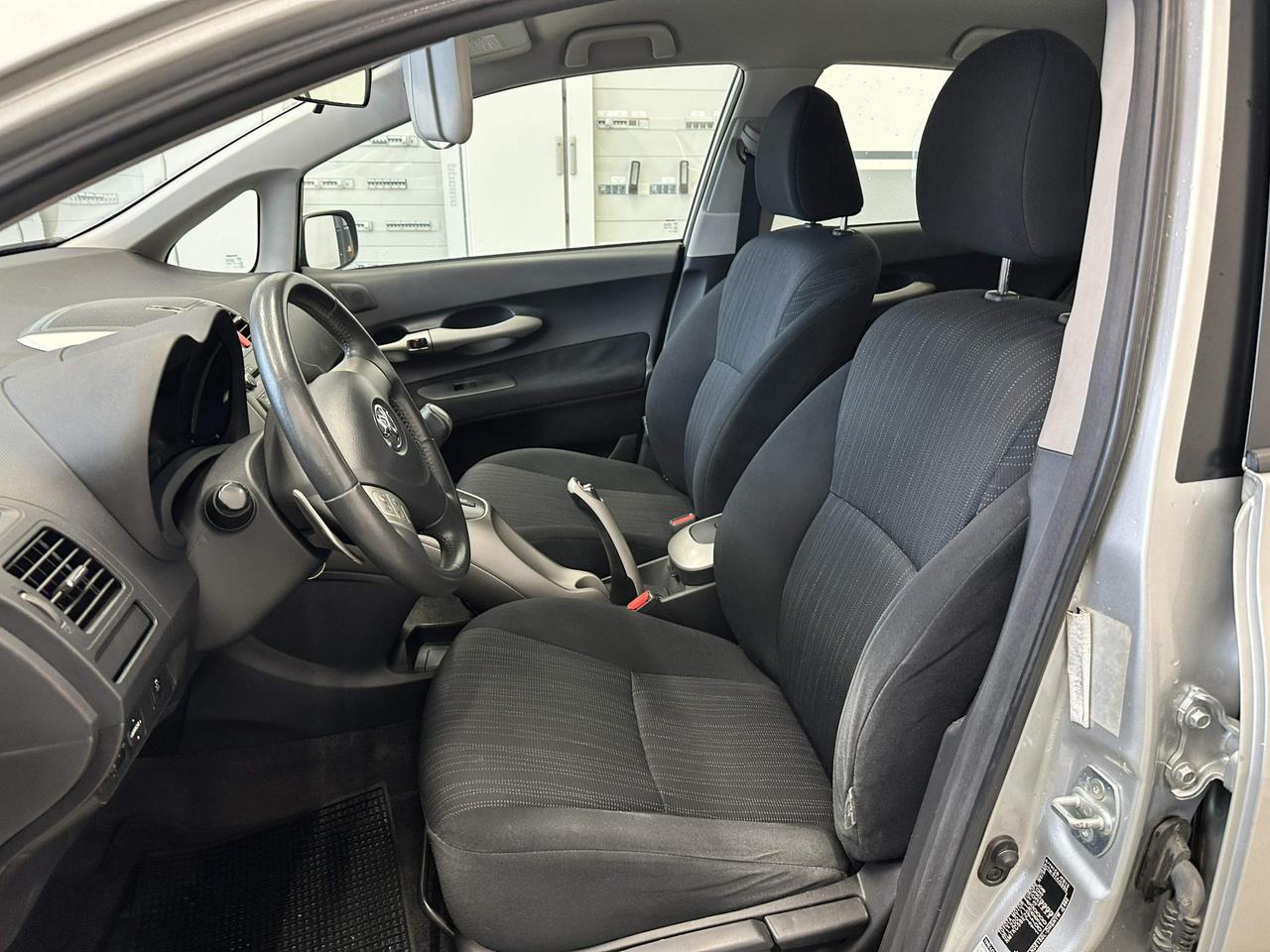 Toyota Auris 5p 1.4 d-4d Sol m-mt