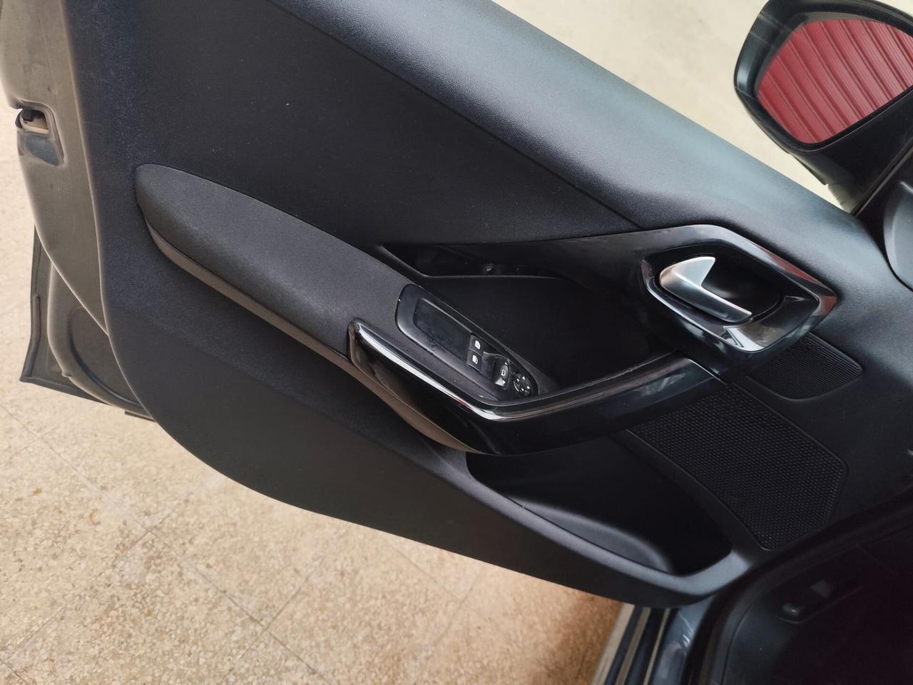 Peugeot 208 1.6 Diesel 75 5 porte Allure