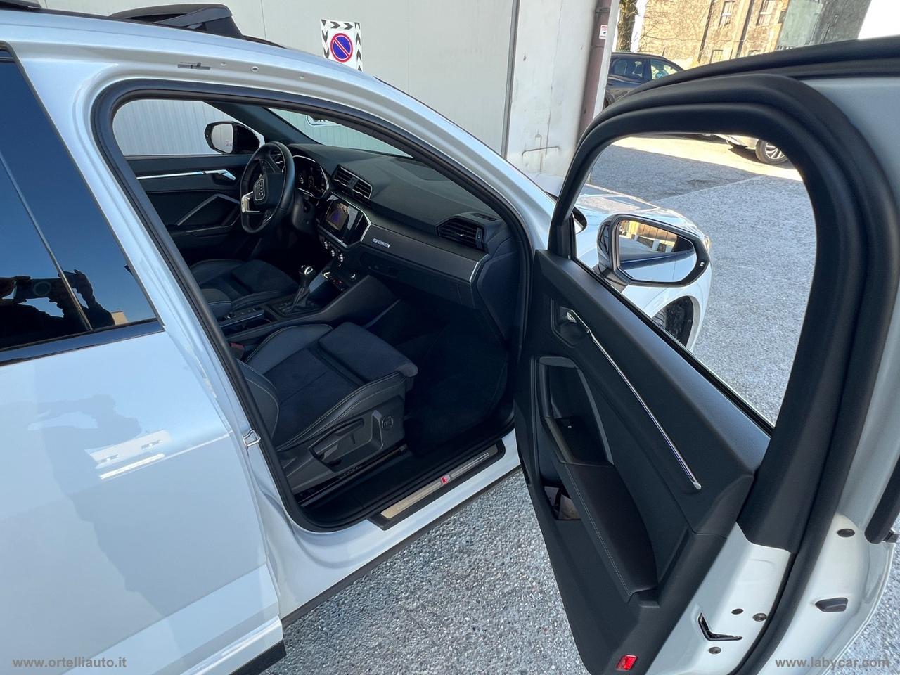 AUDI Q3 SPB 40 TDI quattro S tr. Ident. Black