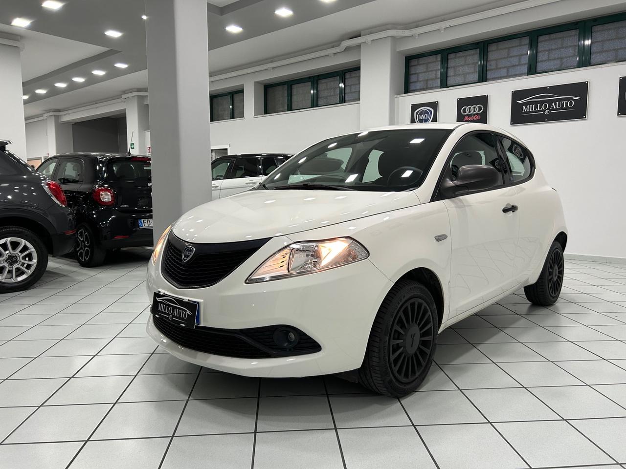 Lancia Ypsilon 1.2 69 CV Elefantino Blu 33.000KM