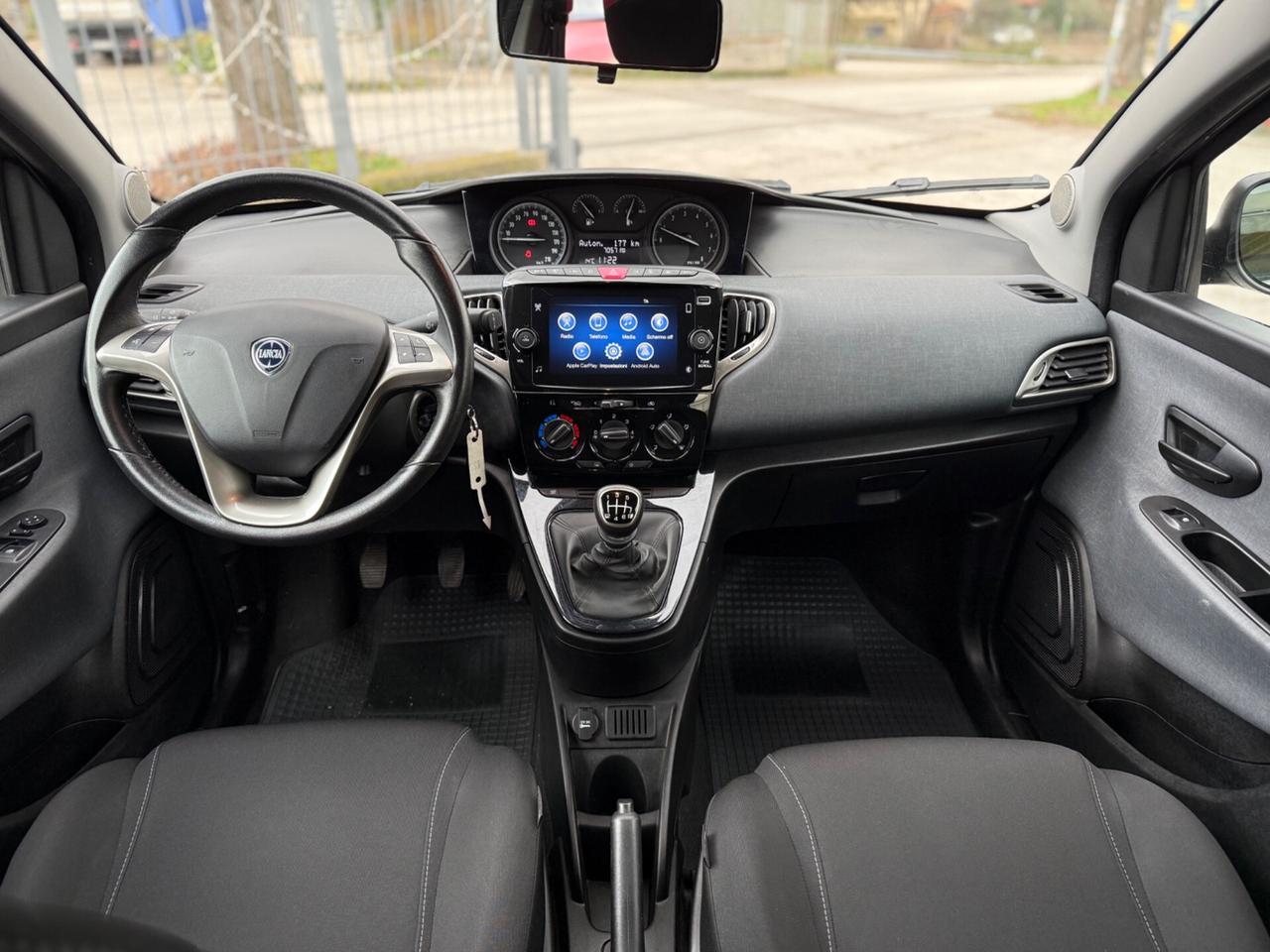 Lancia Ypsilon 1.0 FireFly S&S Hybrid Ecochic Gold