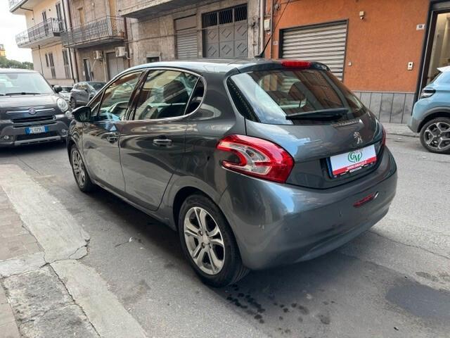 Peugeot 208 1.4 HDi 68 CV 5 porte Allure
