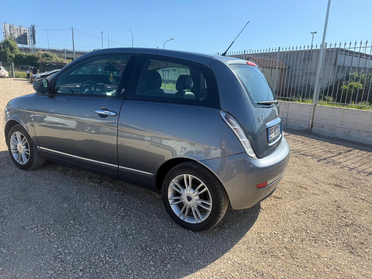 Lancia Ypsilon 1.2 69 CV Argento