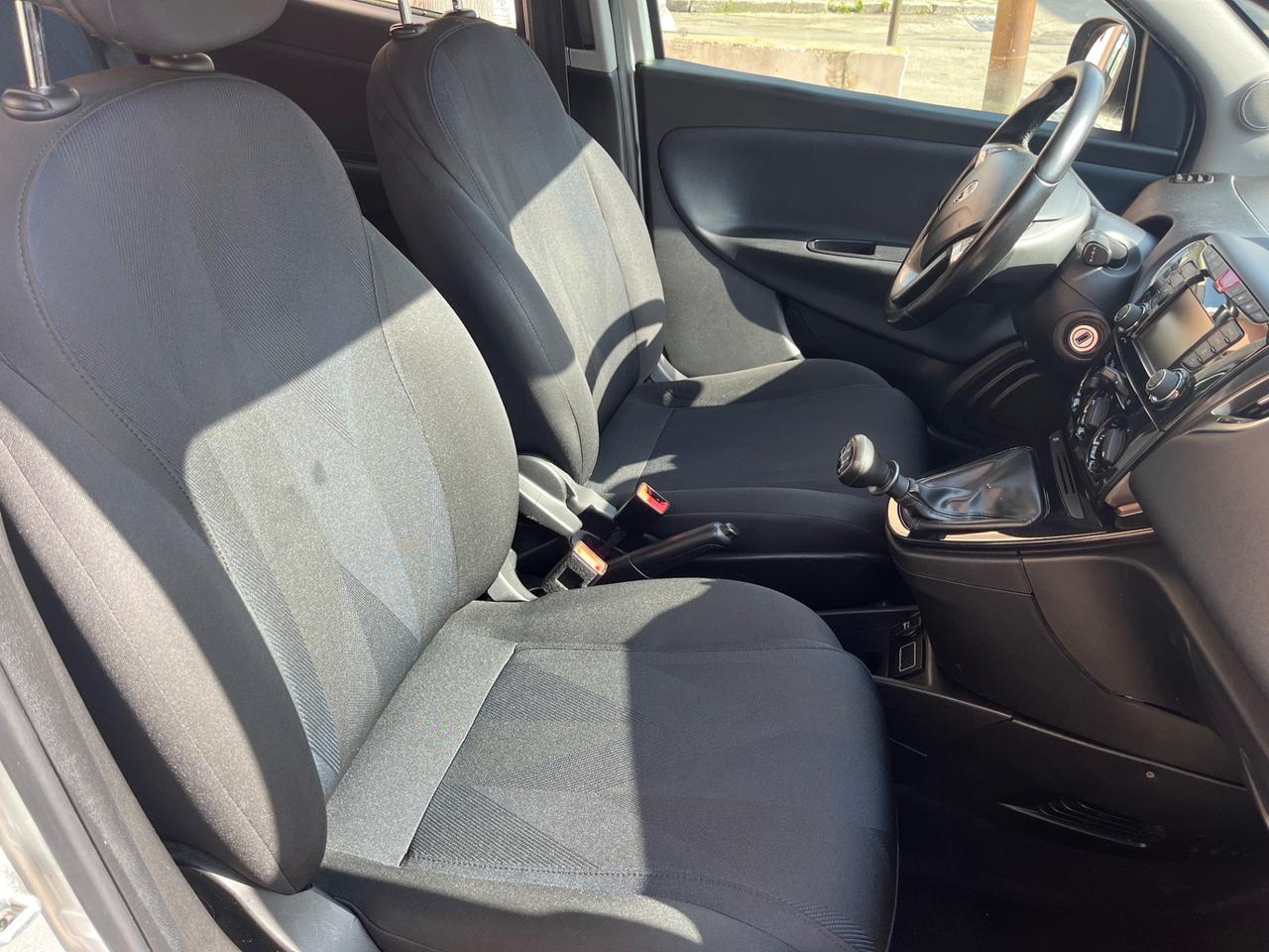 Lancia Ypsilon 1.2 69 CV 5 porte GPL Ecochic Silver