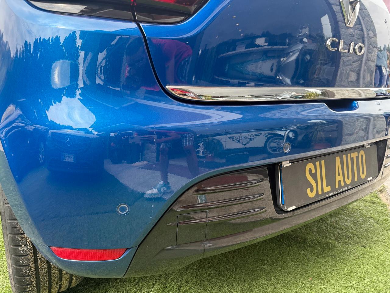 Renault Clio 90 CV 5 porte Moschino Intens /OK NEOPATENTATI