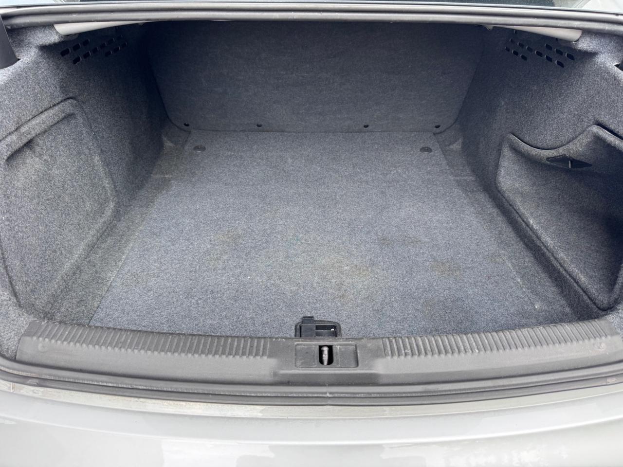 Audi A4 2.0 TDI 143CV S LINE