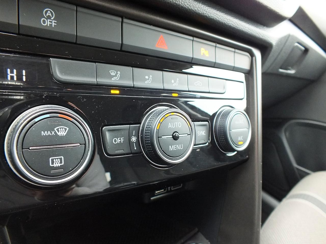 VW T-ROC- 2.0 TDI 4X4 MANUALE 6 MARCE STYLE