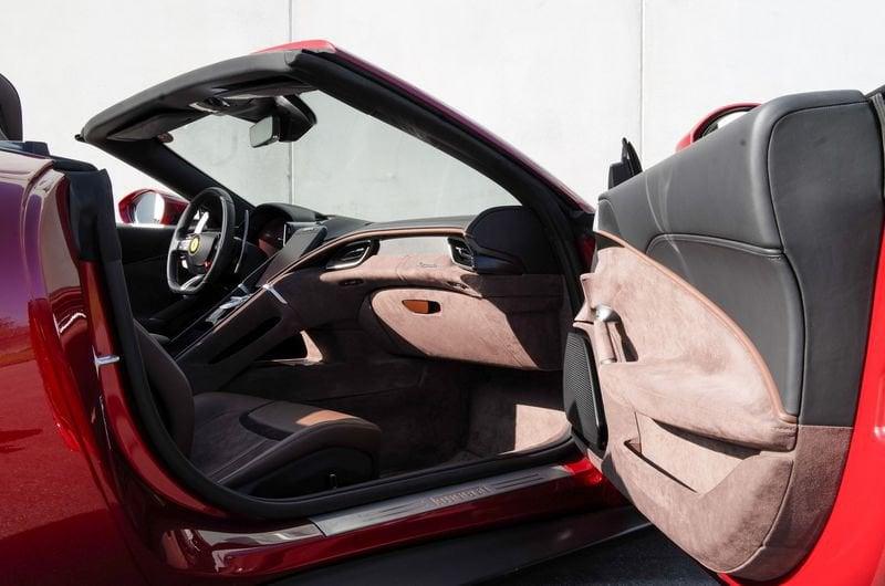 Ferrari Roma Spider Roma Spider - Elegantissima combo colori-Surround View