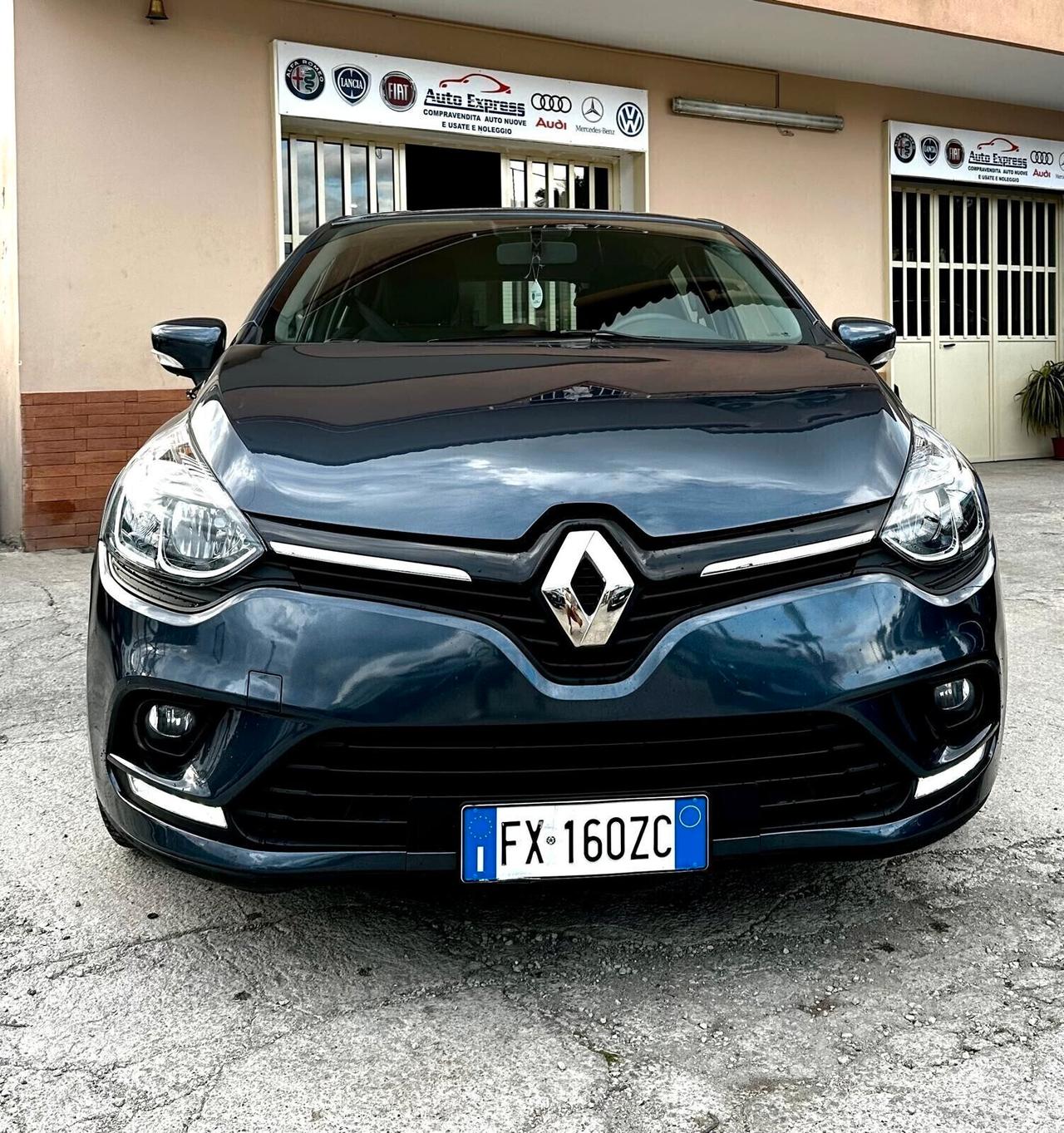 Renault Clio TCe 12V 75 CV 5 porte Moschino Intens