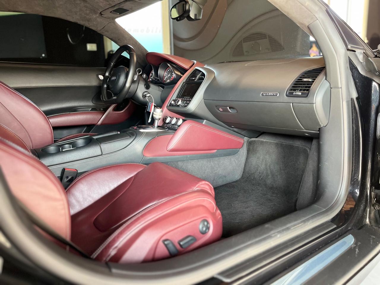 Audi R8 V10 coupè 525cv