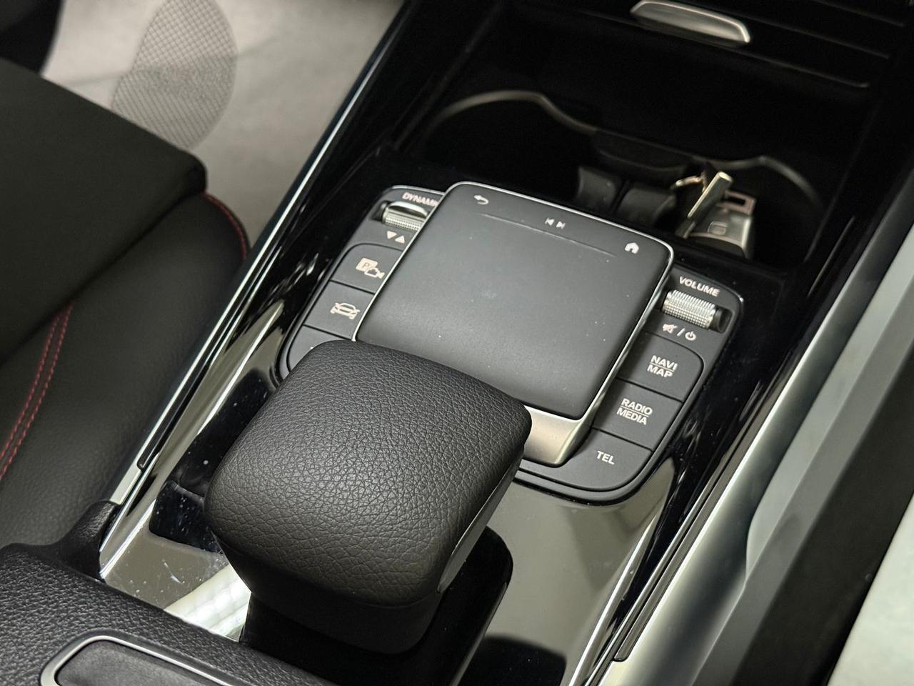 Mercedes-Benz GLB 200 Premium 200 D GLB #11397