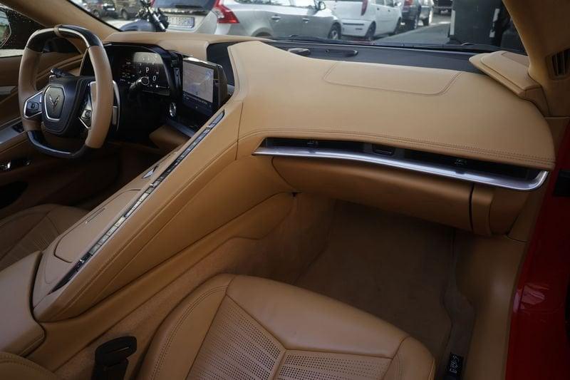 Chevrolet Corvette C8 Stingr. Chevrolet Corvette C8 Stingr. Corvette C8 V8 Coupe 2LT 360KW ANNO 2023