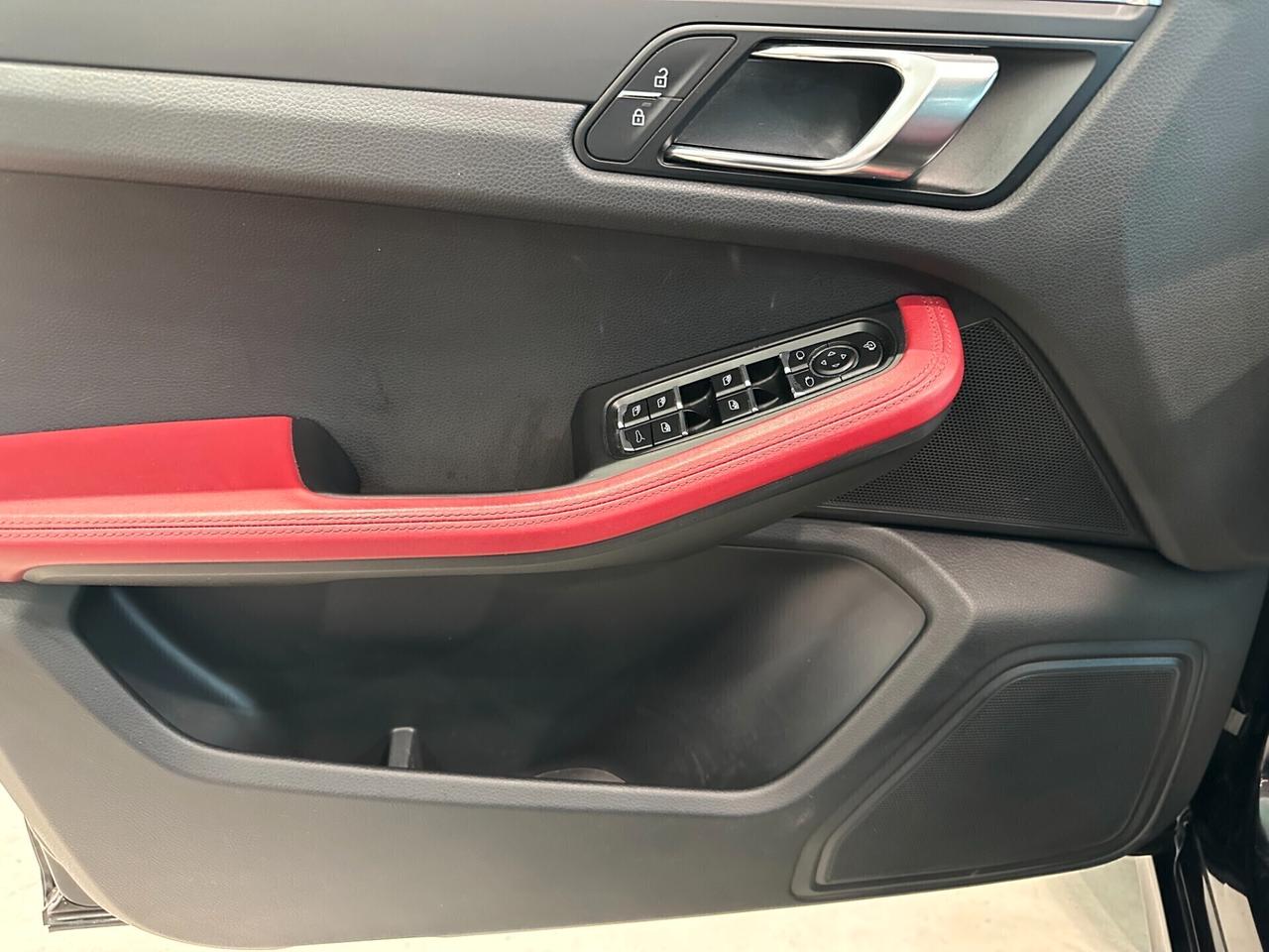 Porsche Macan 2.0 265CV PDK IVA ESPOSTA