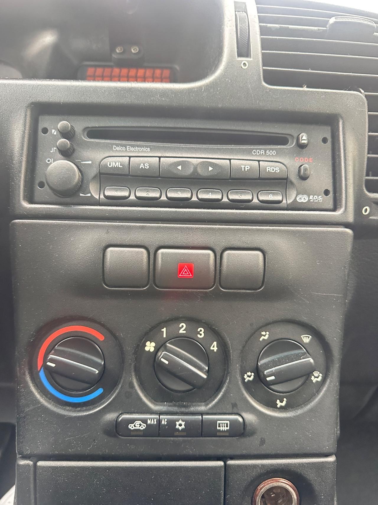 Opel Zafira 2.0d Elegance-2002 !!7 posti !!