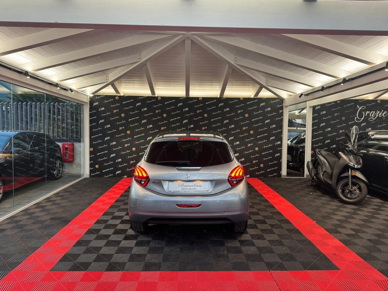 Peugeot 208 PureTech Stop&Start 5 porte Signature