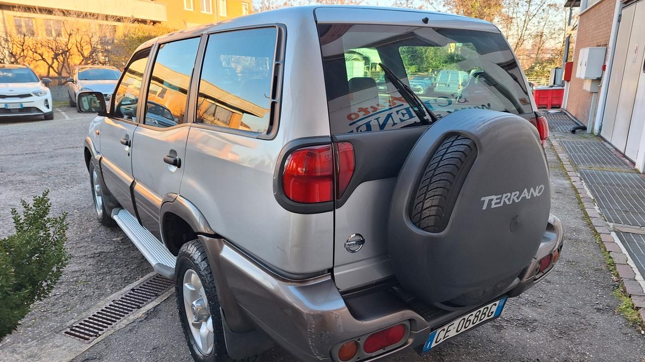 Nissan Terrano II 2.7 Tdi 5p. Luxury Autocarro