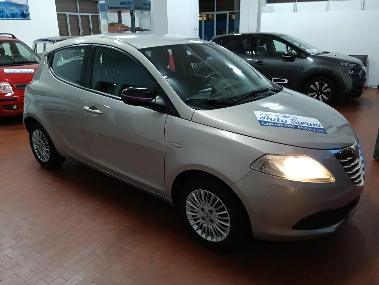 Lancia Ypsilon 1.2 69 CV 5 porte S&S Silver