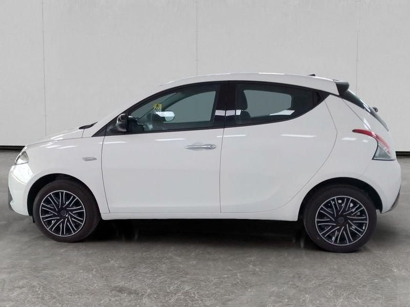 Lancia Ypsilon 1.0 firefly hybrid Gold s&s 70cv