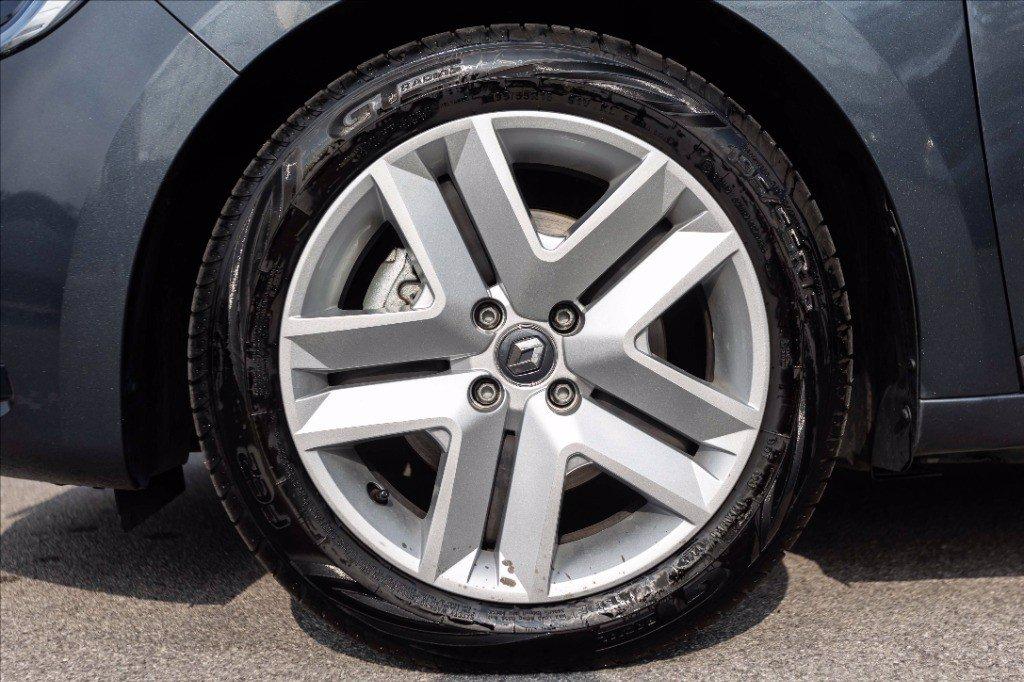 RENAULT Clio 1.6 E-Tech hybrid Zen 140cv auto my21 del 2022