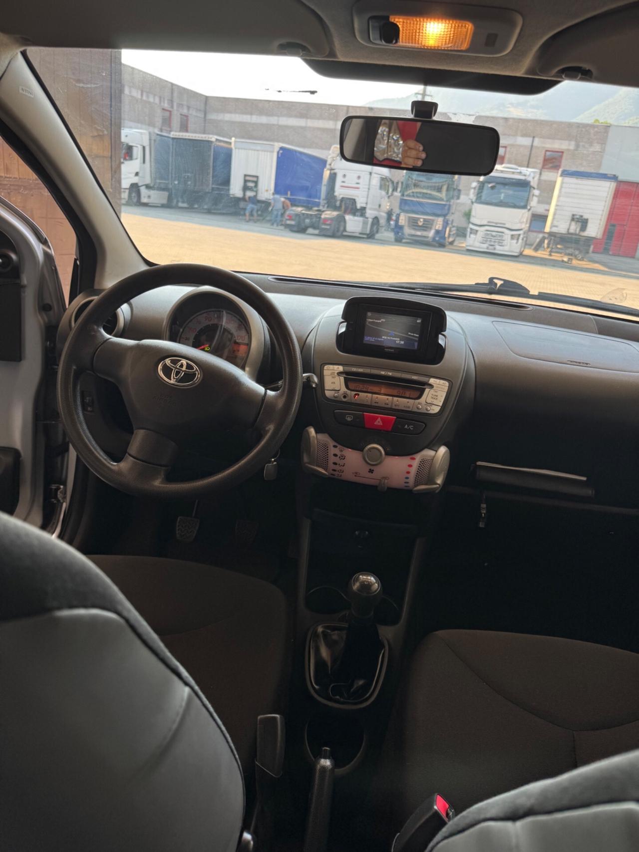 Toyota Aygo 1.0 12V VVT-i 5 porte Cool Soda Connect