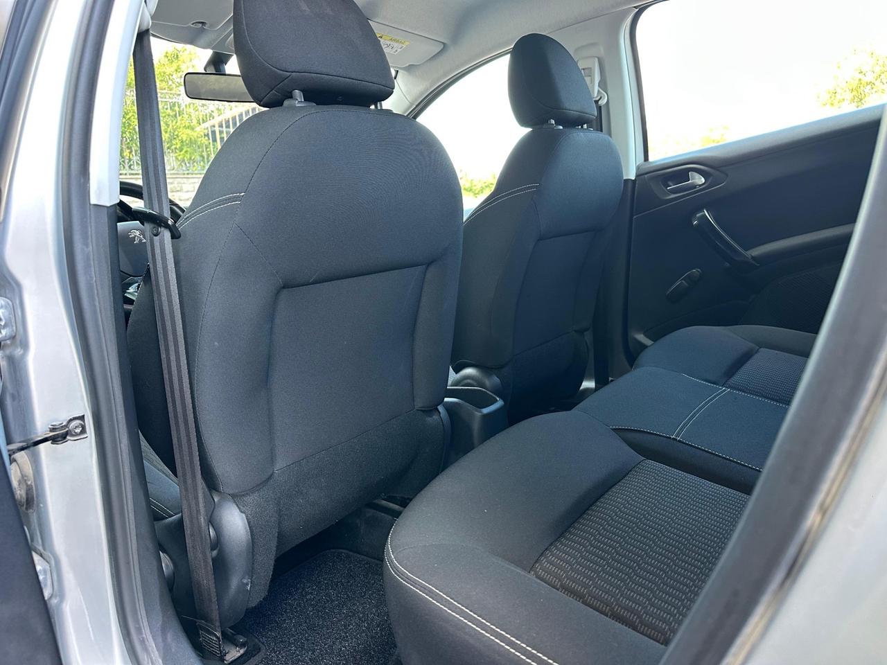 Peugeot 208 BlueHDi 1.4 75 5 porte Allure neopatentati