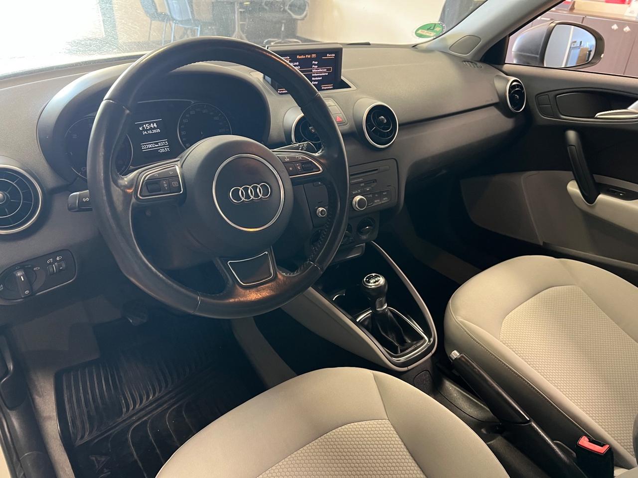 Audi A1 1.6 TDI S line edition plus