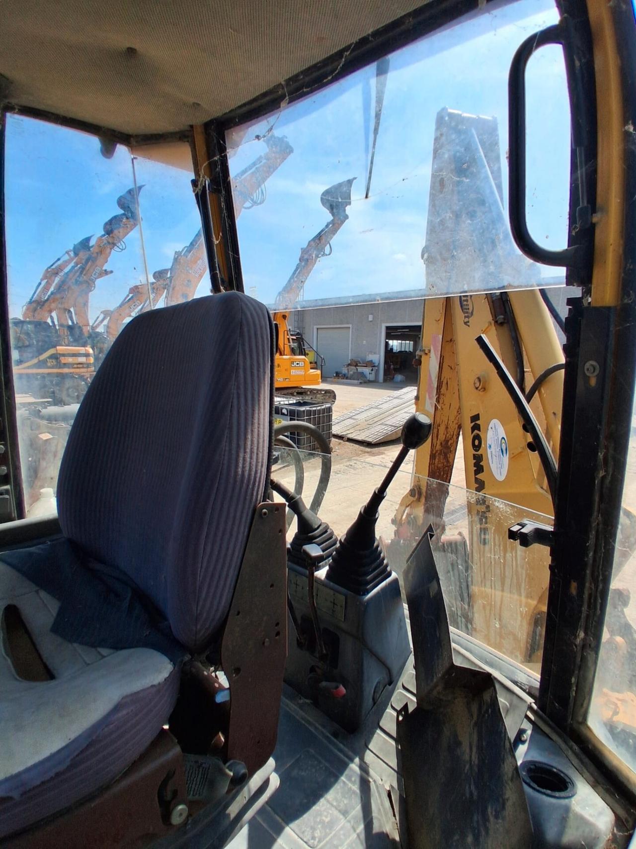 Komatsu WB98A