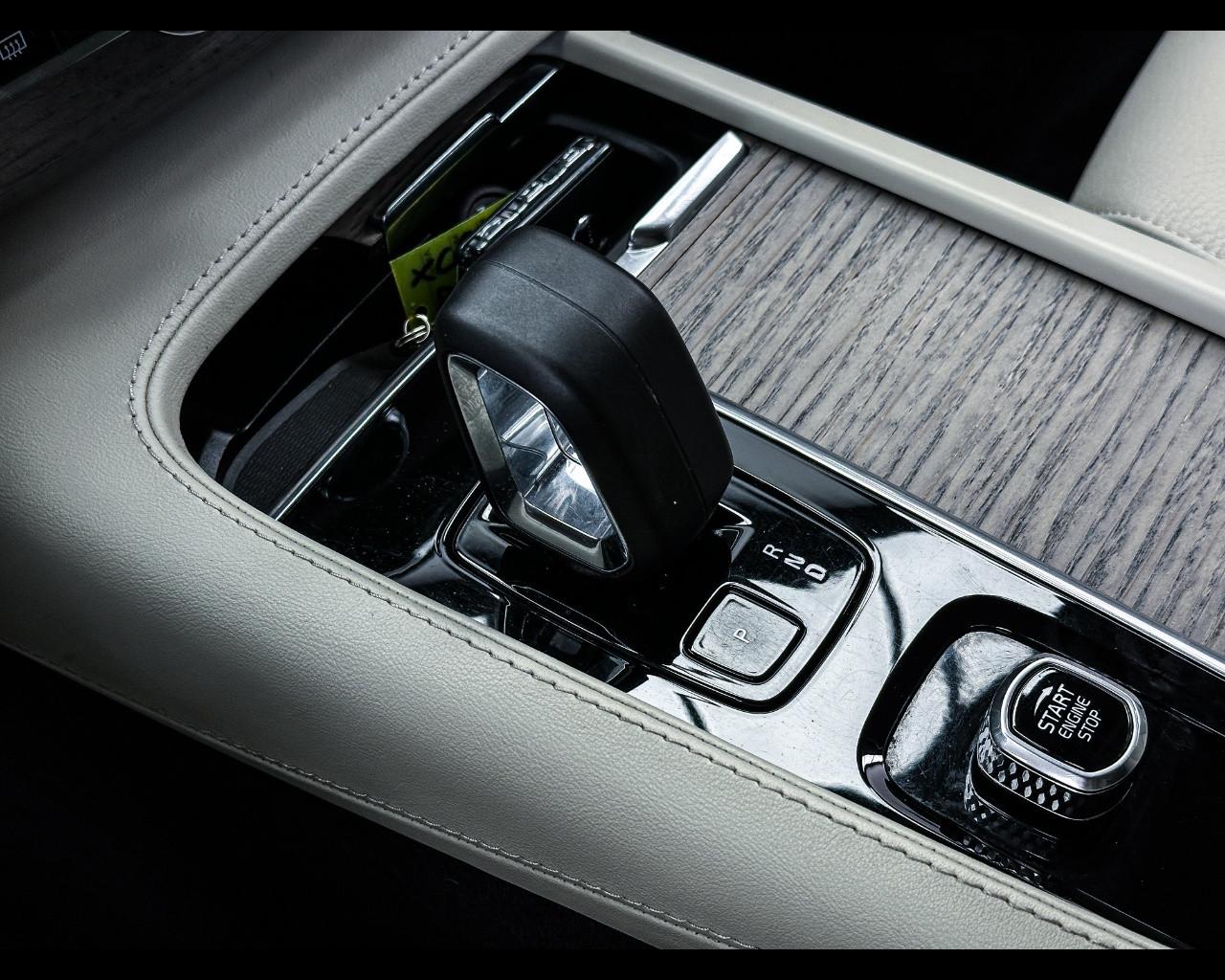 VOLVO XC90 (2014-->) - XC90 B5 (d) AWD automatico 7 posti Core