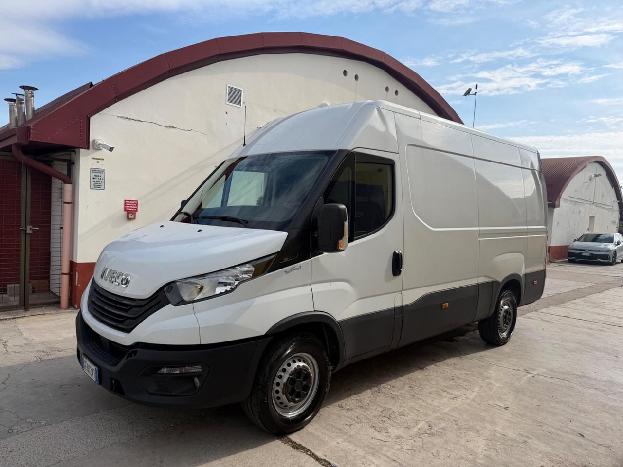 Iveco Daily 35-140 L2H2 Clima - 2022