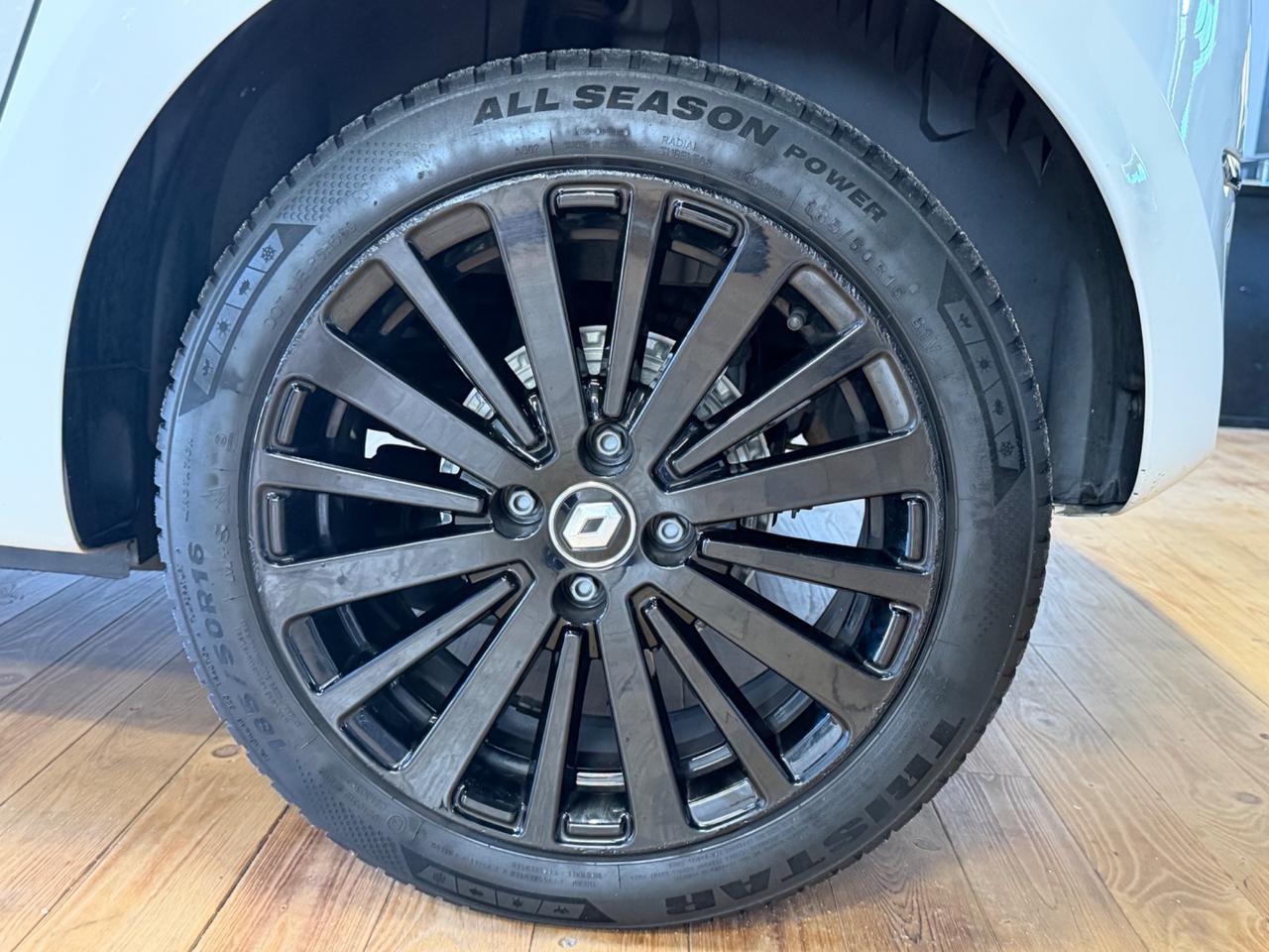 Renault Twingo SCe 65 CV Urban Night