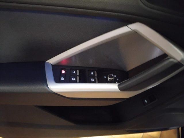 AUDI Q3 35 TDI S tr.Identity Black 20" FULL