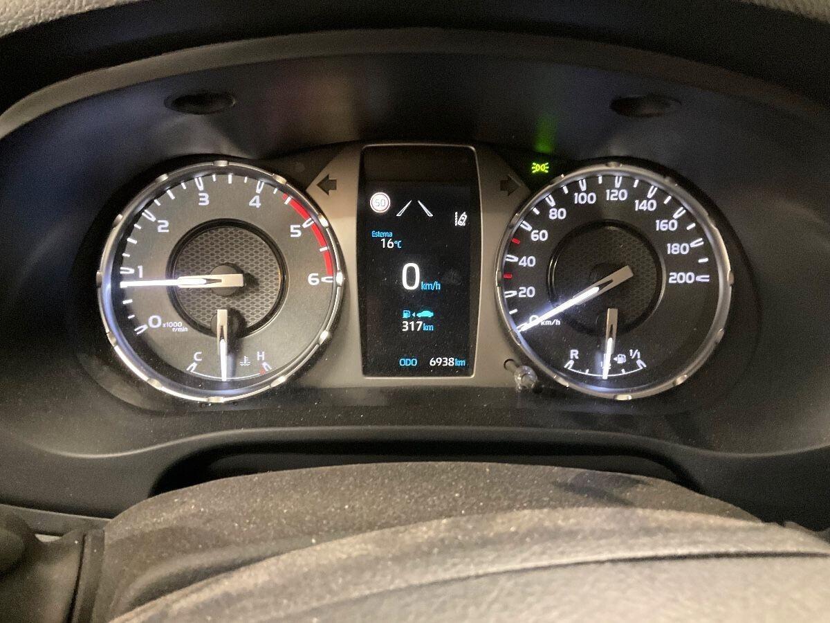 Toyota Hilux 2.8 D-4D 4WD 4 porte DoubleCab Lounge