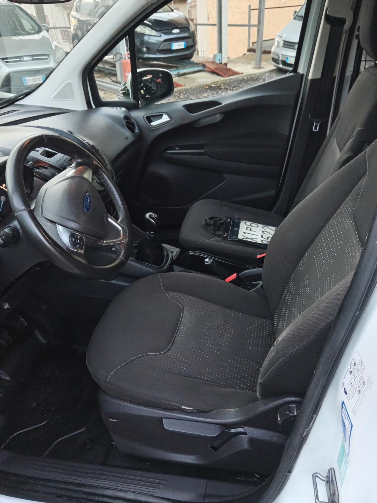 Ford Tourneo Courier 1.5 TDCI 95 CV Plus