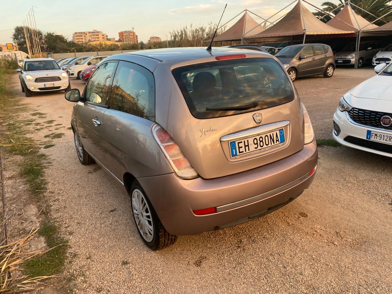 LANCIA YPSILON 1.2 ANNO 2011 ADATTA NEOPATENTATI