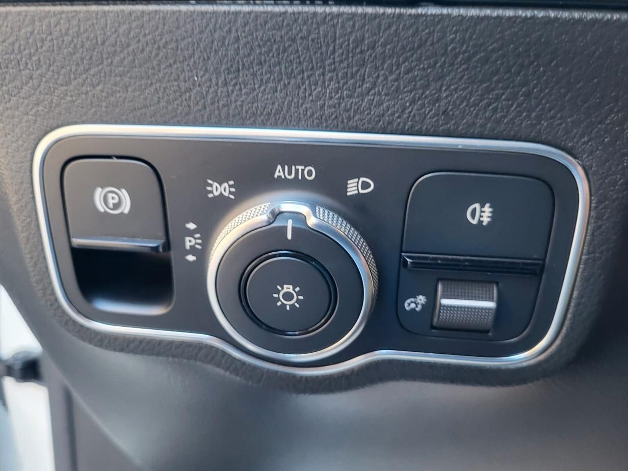 Mercedes Gla 200 d Automatic Premium+Fari Multibeam+Luci Ambiente..