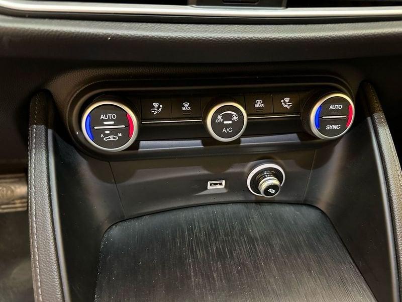 Alfa Romeo Stelvio 2.2 Turbodiesel 160 CV AT8 RWD Super