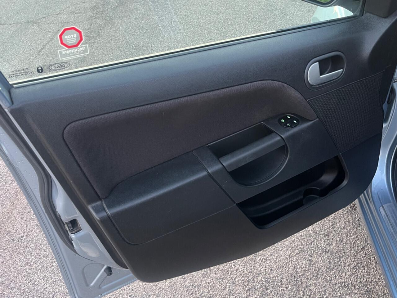 Ford Fiesta 1200 5p. Ghia Unipro 2007