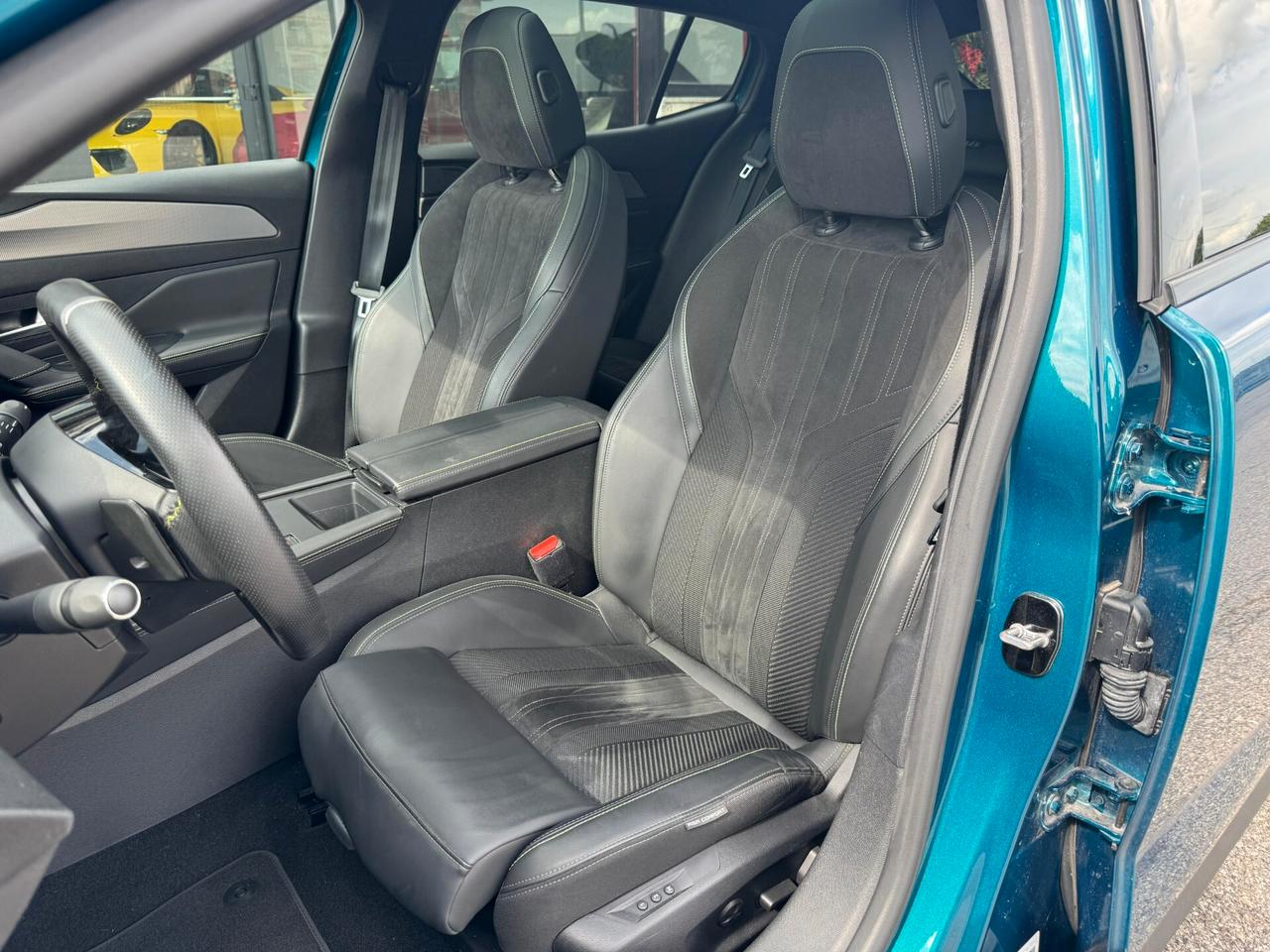 Peugeot 408 GT 225 First Edition