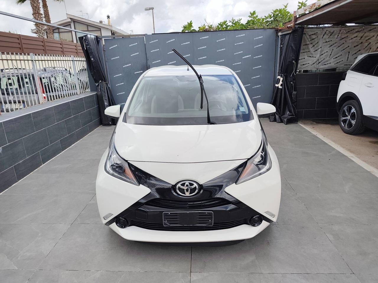 Toyota Aygo 1.0 BENZINA CAMBIO AUTOMATICO MMT