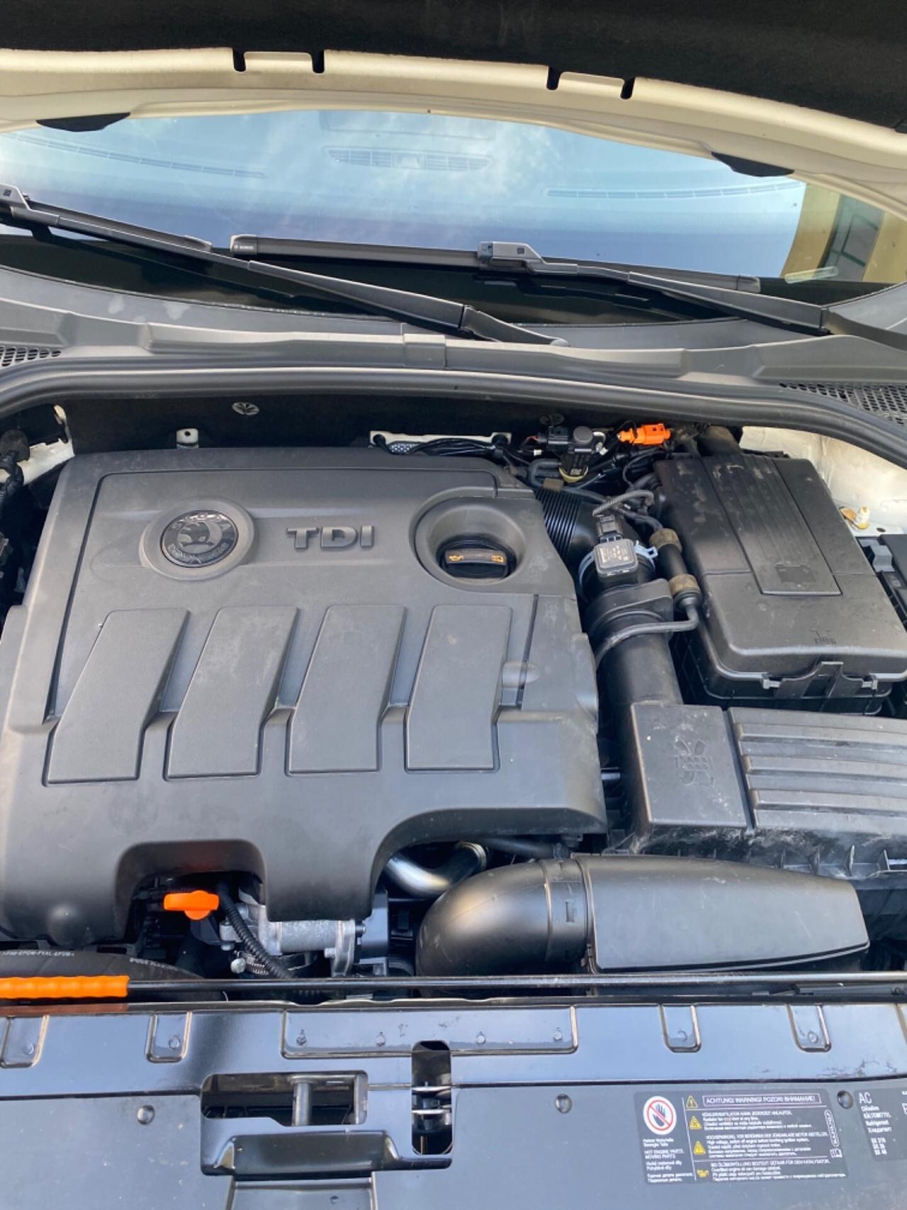 Skoda Yeti 1.6 TDI 2011 Full Optional TAGLIANDATA