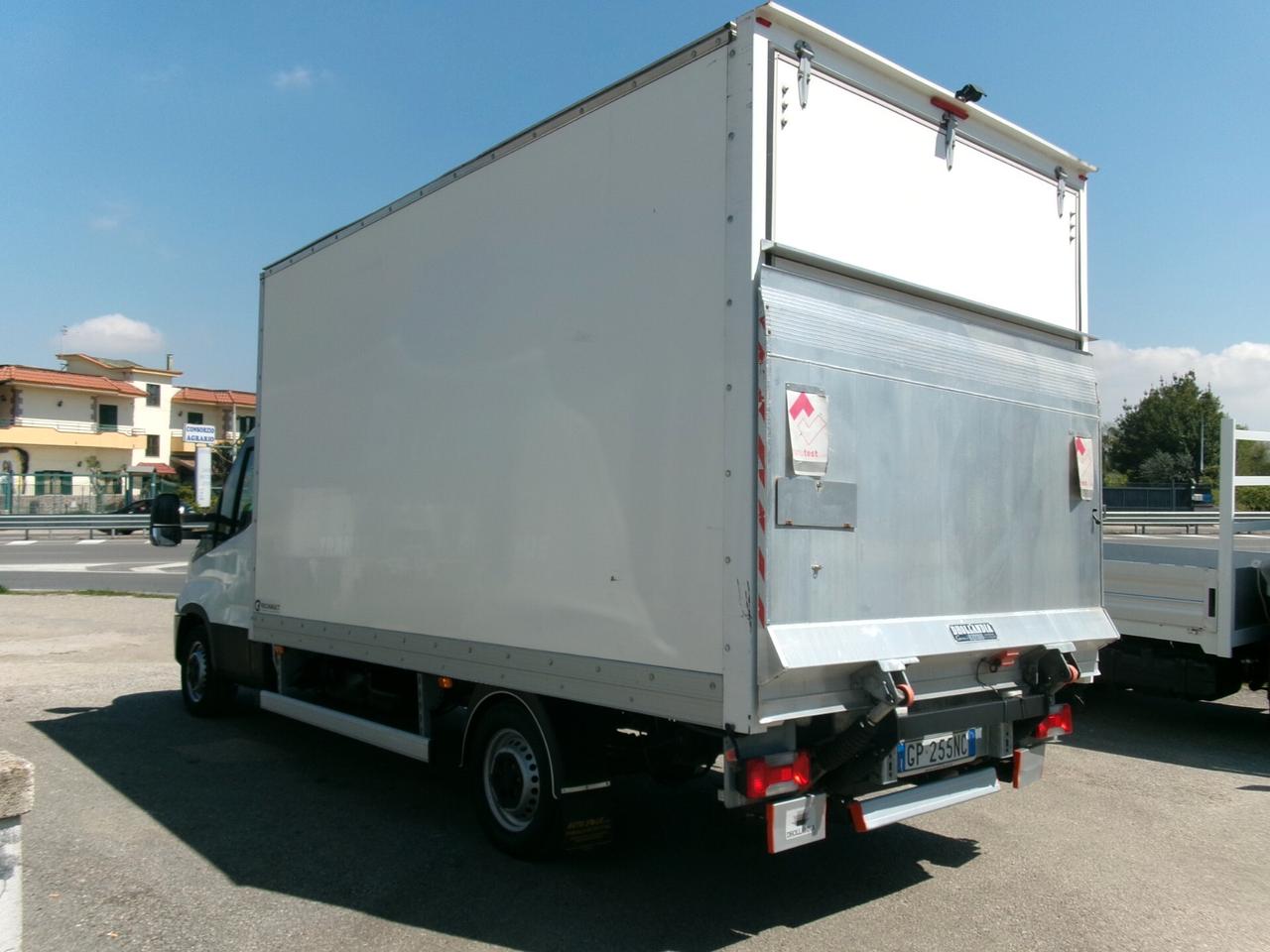 Iveco Daily 35S15 3000 150CV E6 FURGONE+PEDANA CARICATRICE 8 PEDANE 170000KM