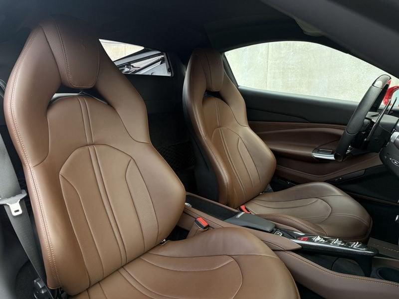 Ferrari F8 Tributo F8 Tributo - sollevatore - volante Led