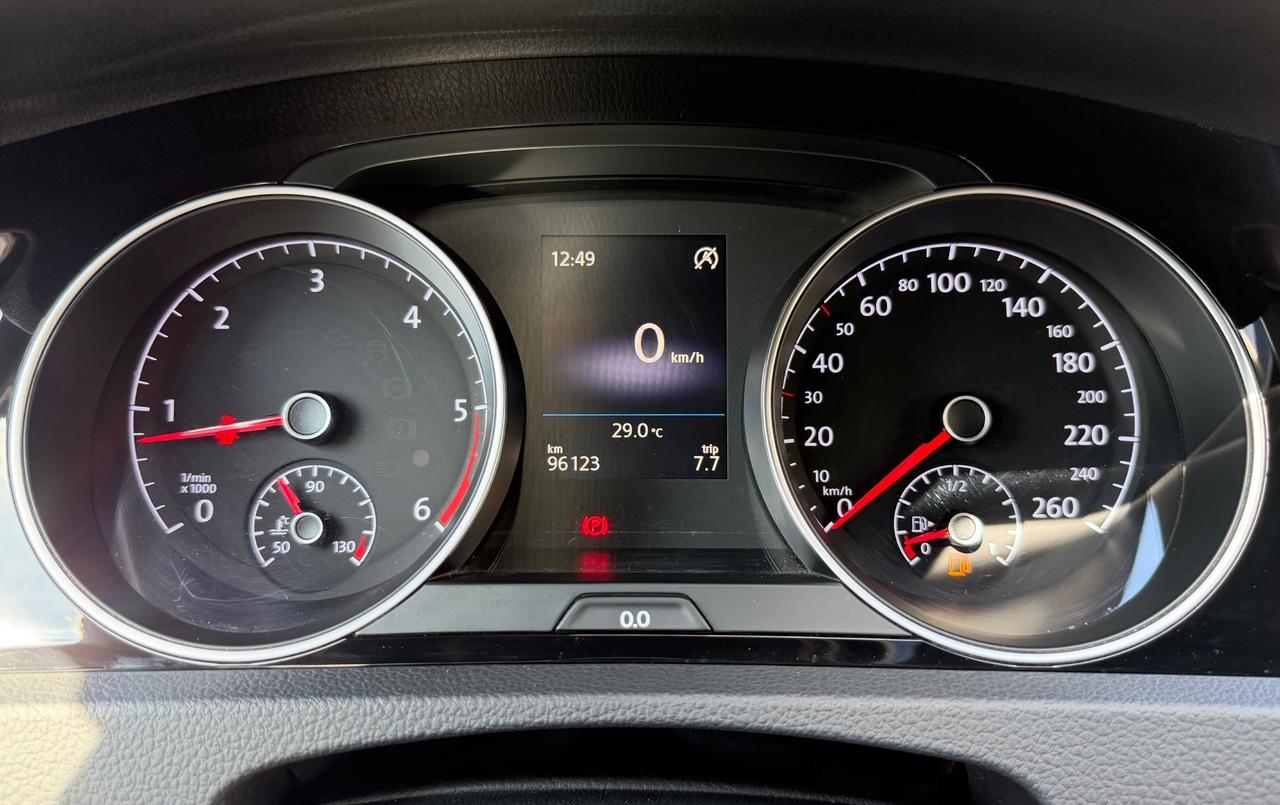 Volkswagen Golf 1.6 TDI R-Line - GARANZIA