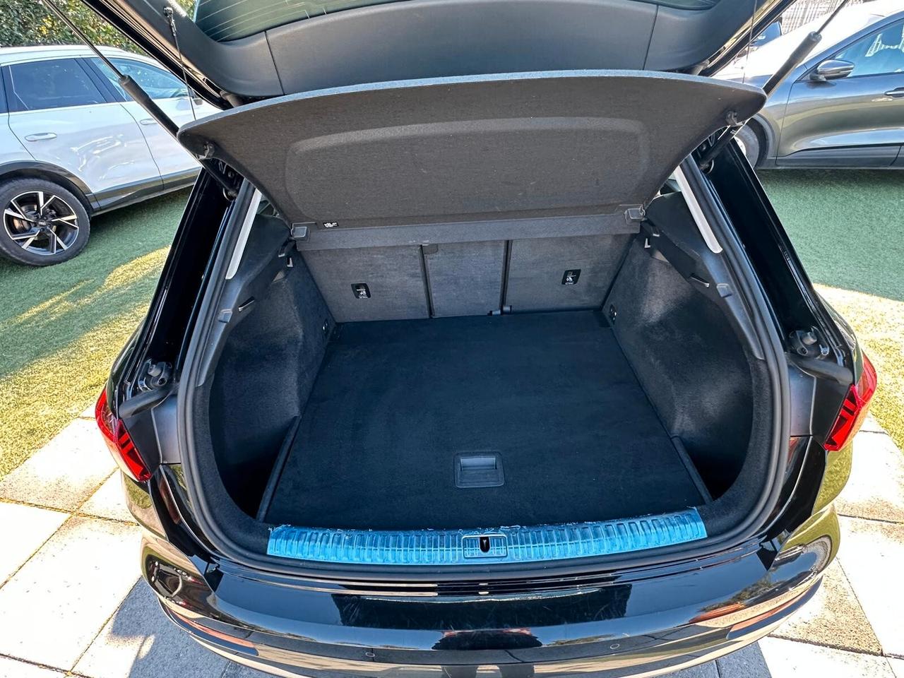 Audi Q3 2.0 TDI 150CV S tronic 200 SPORT-FARI FULL LED