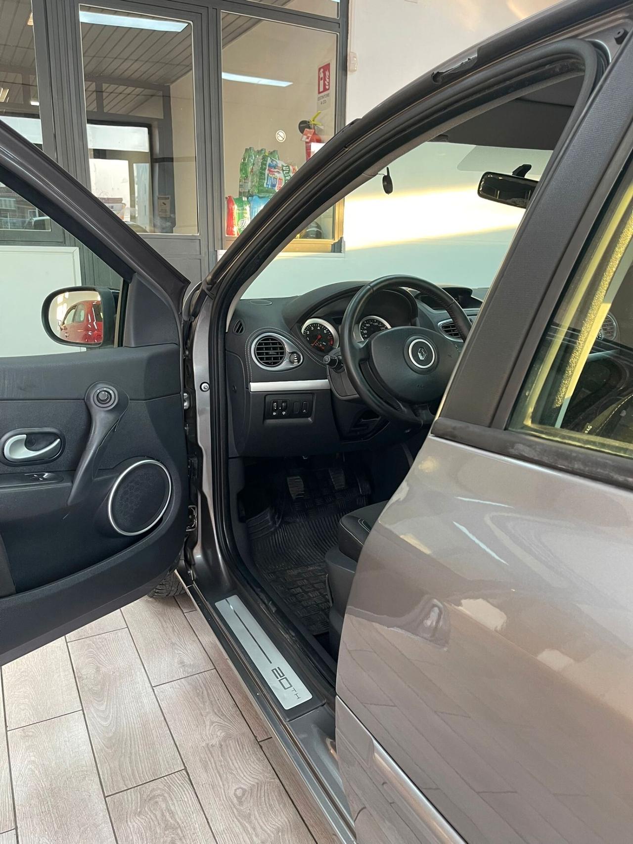 Renault Clio 1.2 16V 5 porte 20th Anniversario