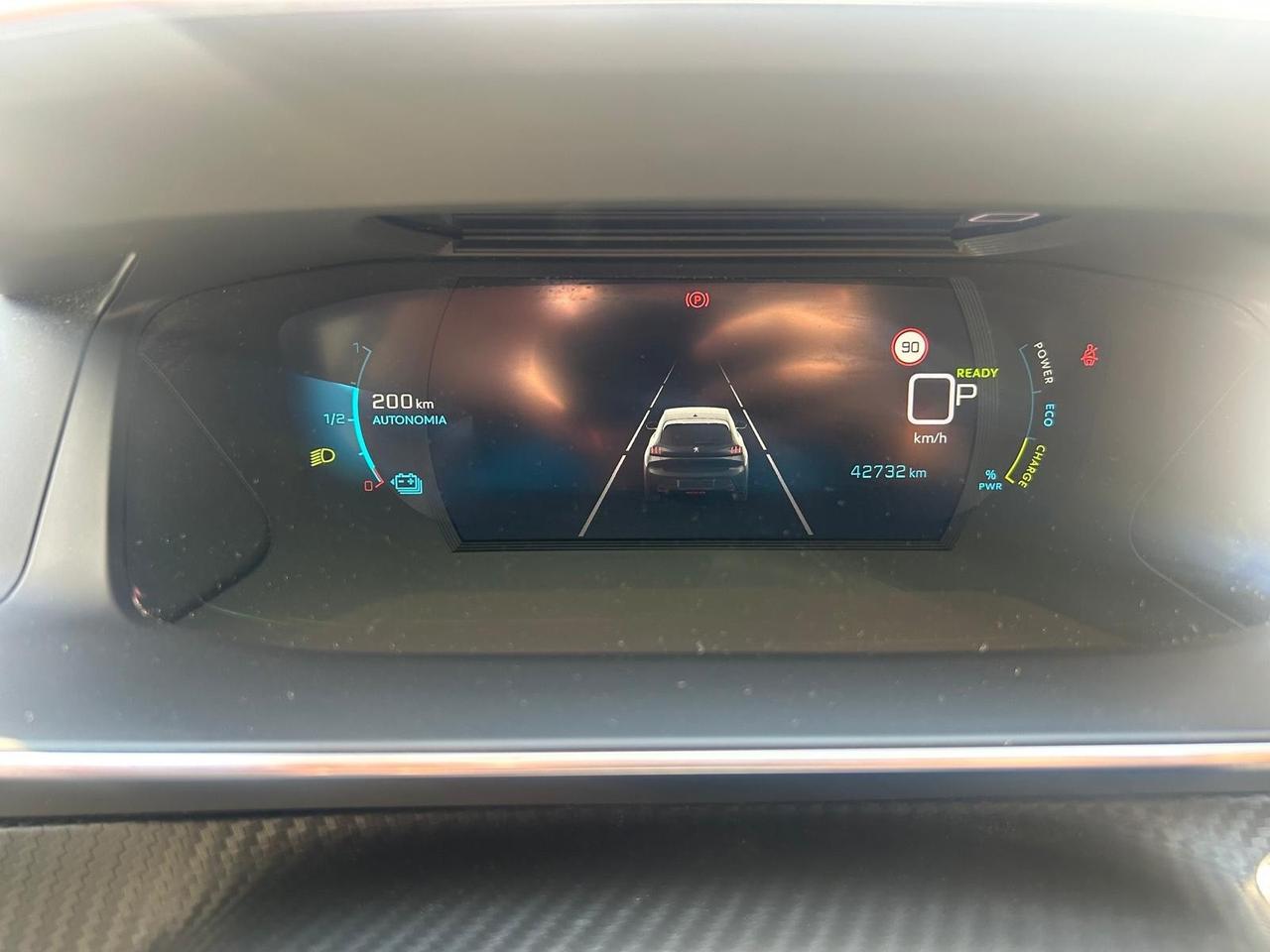 Peugeot 208 motore elettrico Allure