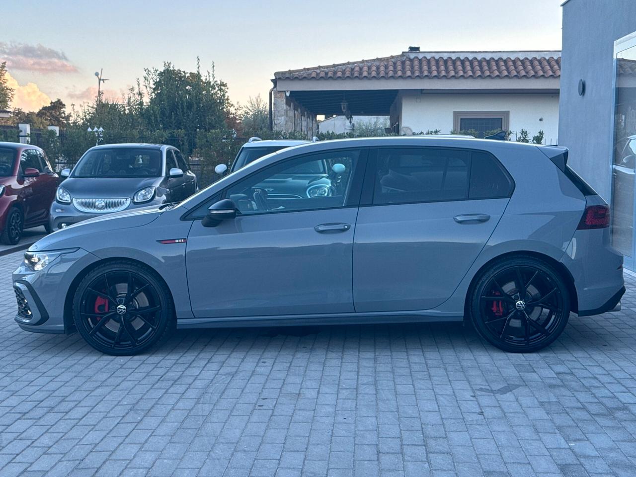 Volkswagen Golf 2.0 TSI DSG GTI*245CV*H&K*iQ.LIGHT*FENDINEBBIA*19"*